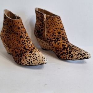 Anthropologie Matisse Nugent Pony Hair Animal Print Mobwife Wedge Booties Size 7
